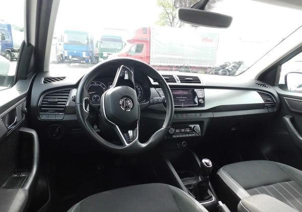 Skoda Fabia cena 37000 przebieg: 153227, rok produkcji 2020 z Sanok małe 79